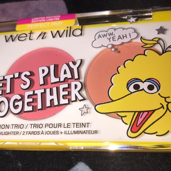 ✨🆕Wet N Wild X Sesame Street Collection “Perfect Pair” Blush & Highlighter Trio - Picture 4 of 12
